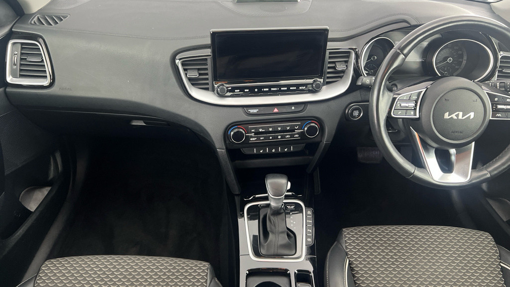 Kia Xceed 3 Black #11