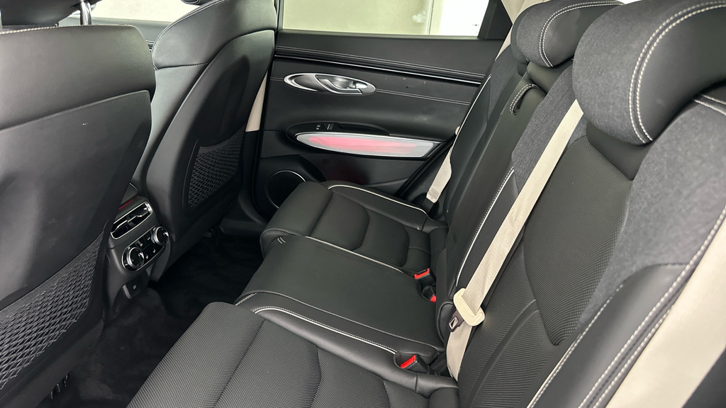 Genesis GV70 Sport White #22
