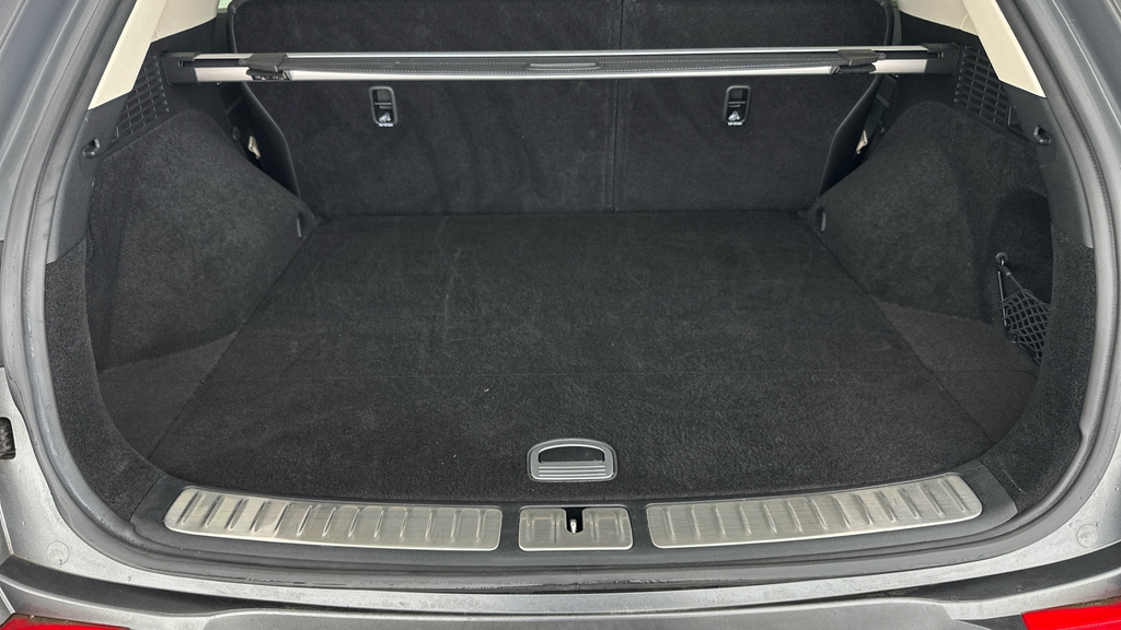Genesis GV70 Sport White #23