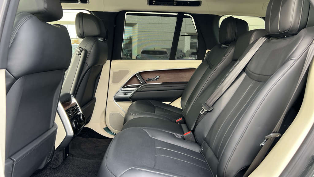 Land Rover Range Rover D350 First Edition Black #36
