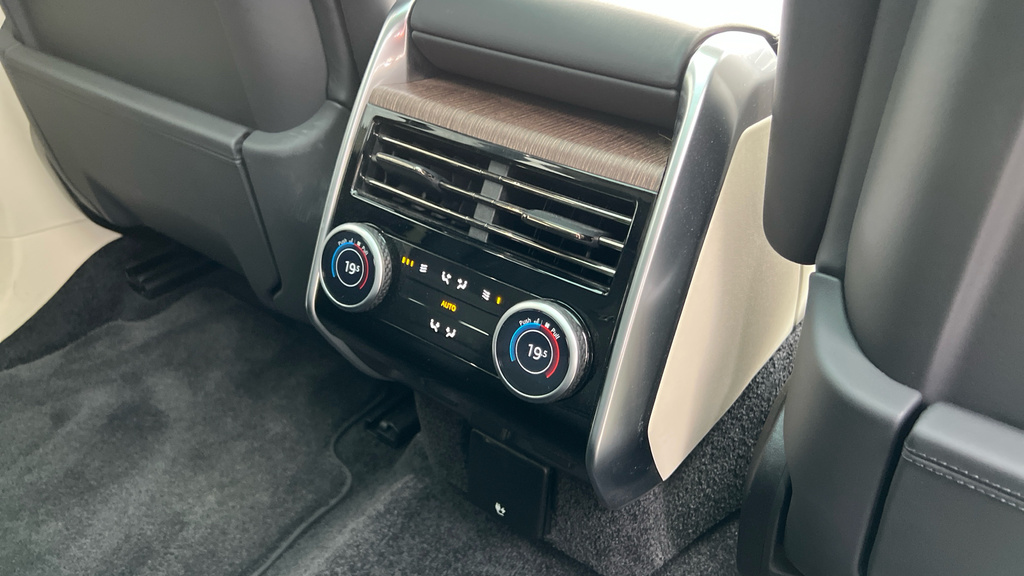 Land Rover Range Rover D350 First Edition Black #24