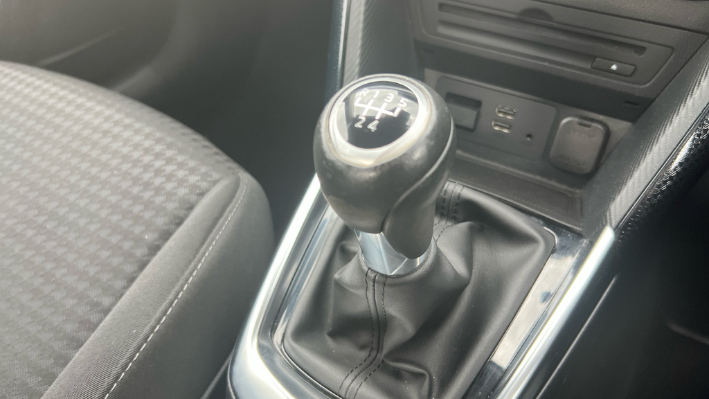 Mazda 2 Sport Nav Plus White #31