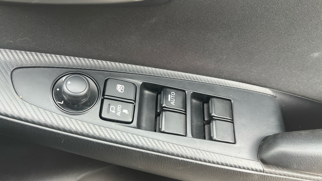 Mazda 2 Sport Nav Plus White #32