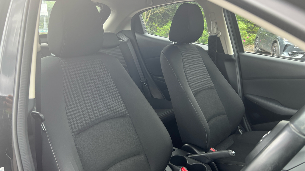 Mazda 2 Sport Nav Plus White #43