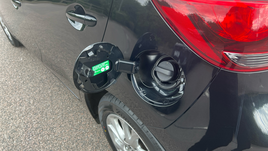 Mazda 2 Sport Nav Plus White #23