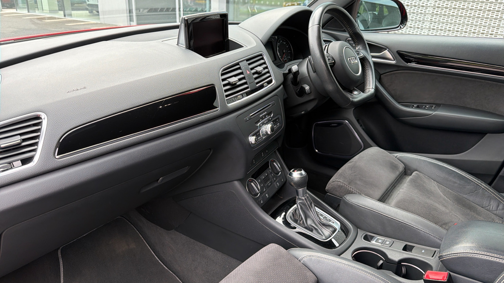 Audi Q3 Grey #10