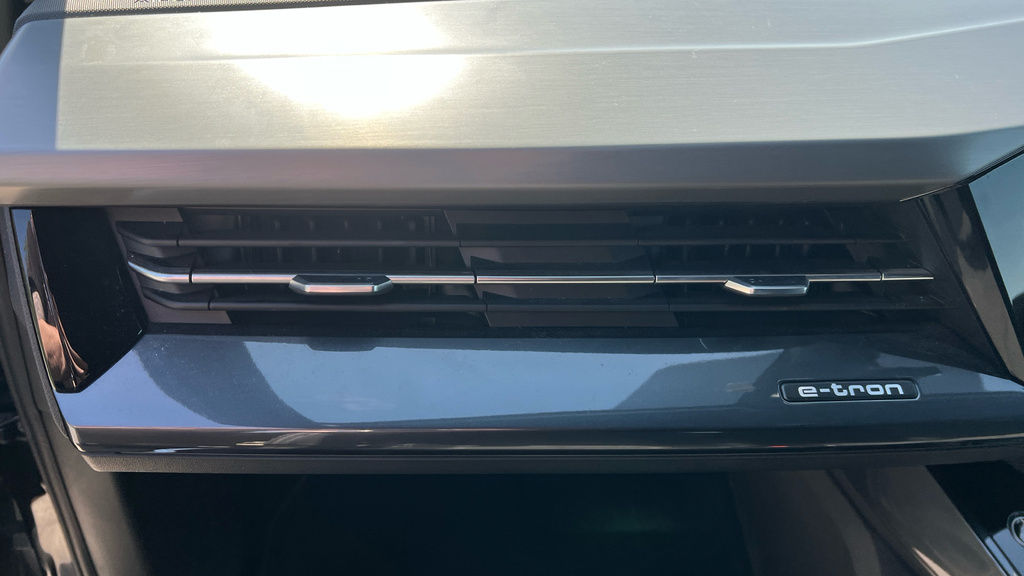 Audi Q4 E Tron Q4 E-tron Vorsprung 40 Black #26