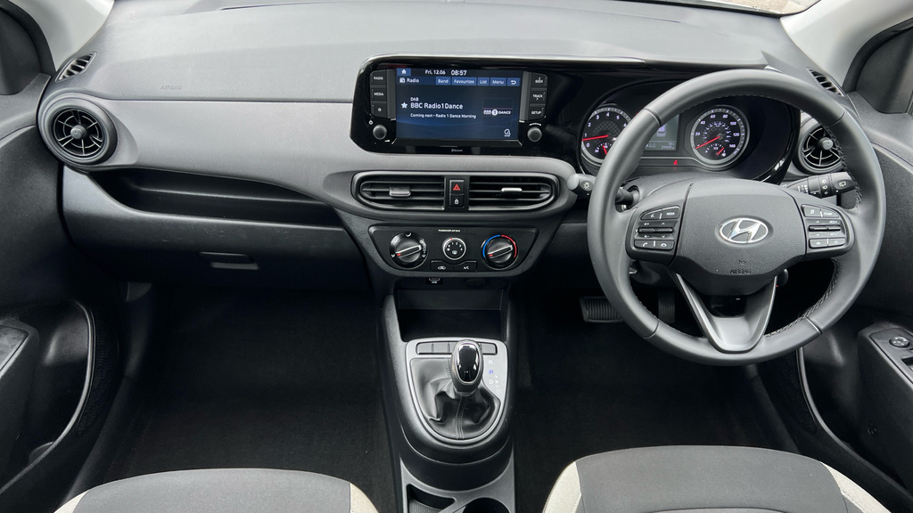 Hyundai I10 Se Connect White #11