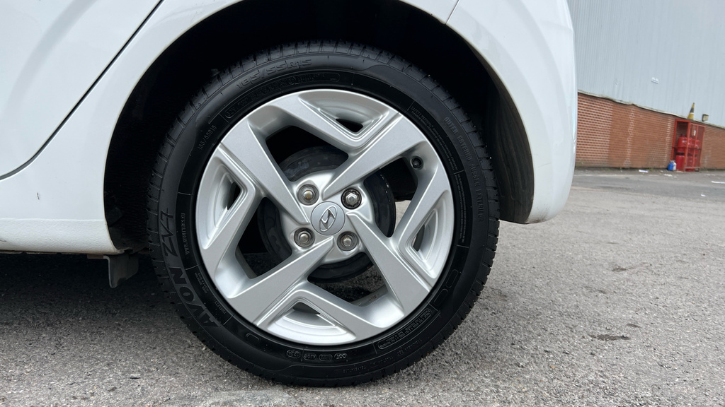 Hyundai I10 Se Connect White #25