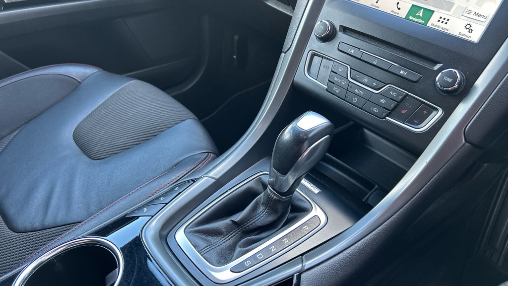 Ford Mondeo Hatchback 2.0 Silver #30