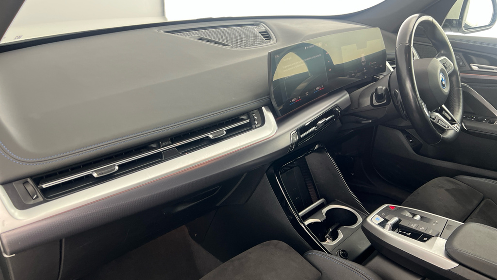 BMW iX1 30 Xline White #10