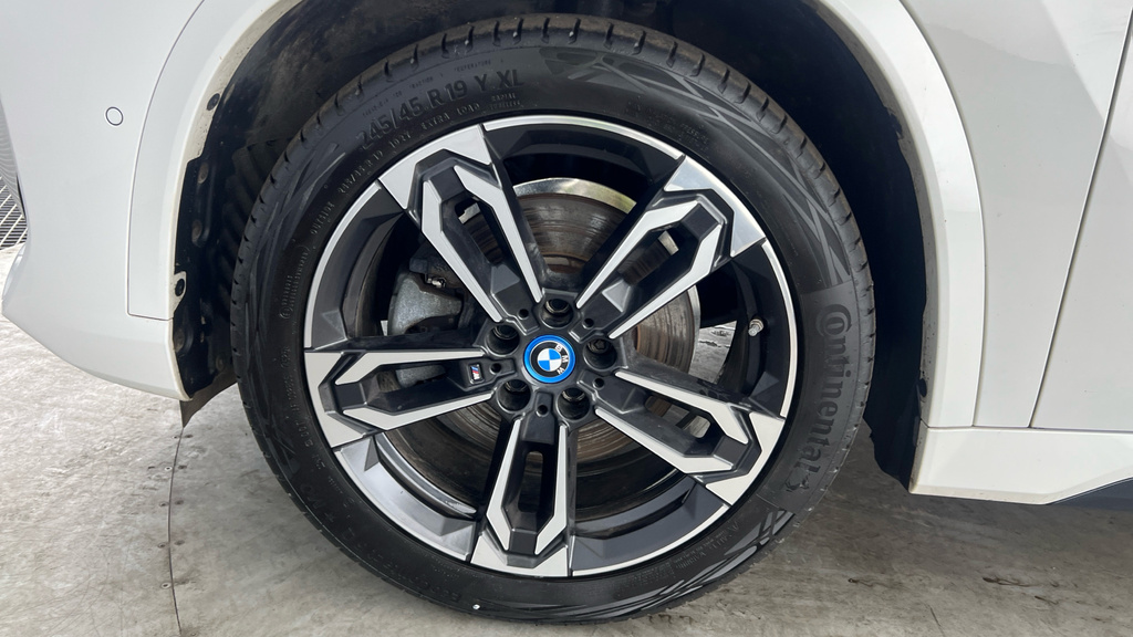 BMW iX1 30 Xline White #25