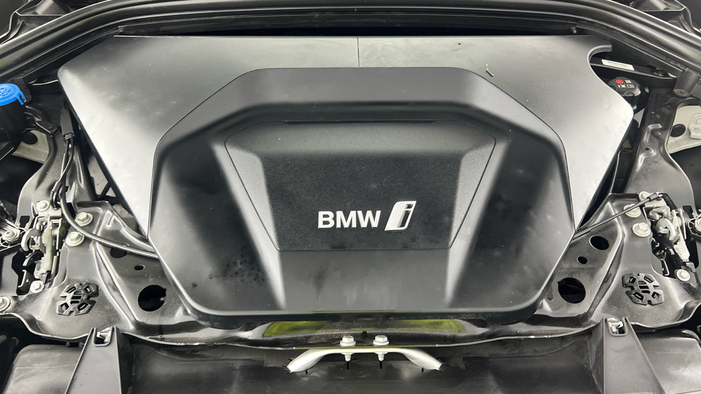 BMW iX1 30 Xline White #24