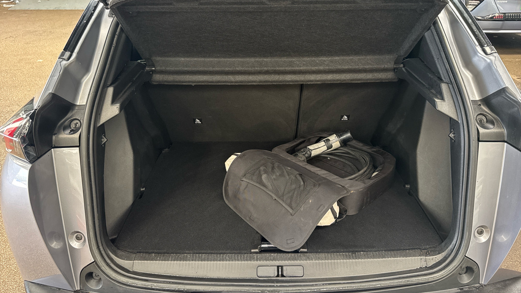 Peugeot e-2008 Active Premium Black #18