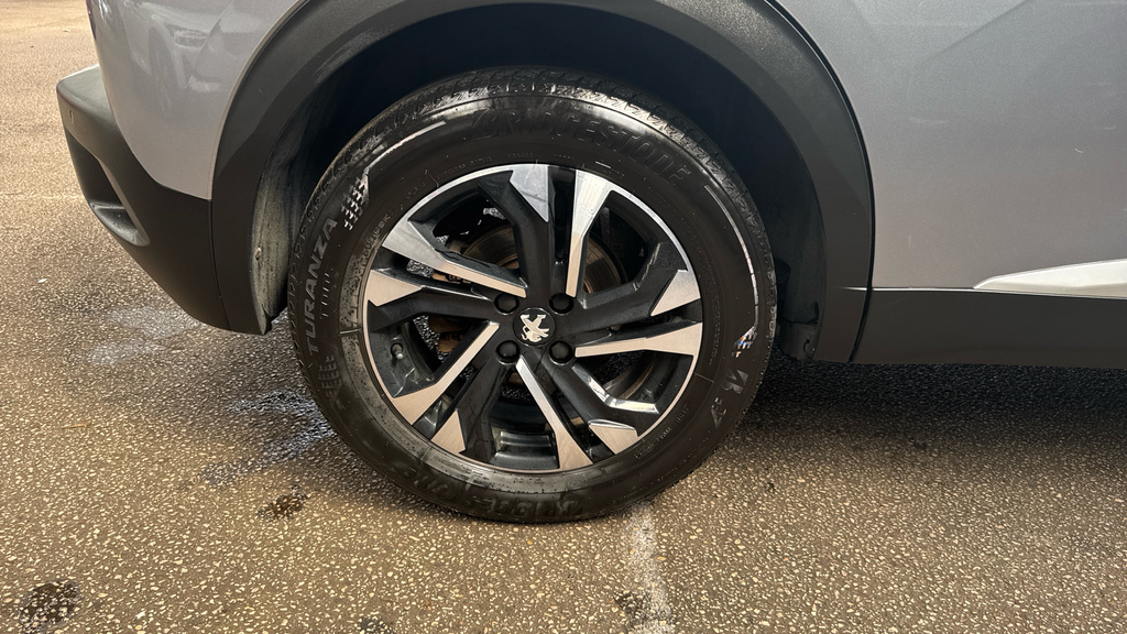 Peugeot e-2008 Active Premium Black #21