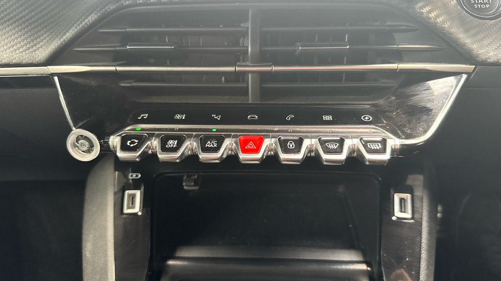 Peugeot e-2008 Active Premium Black #14