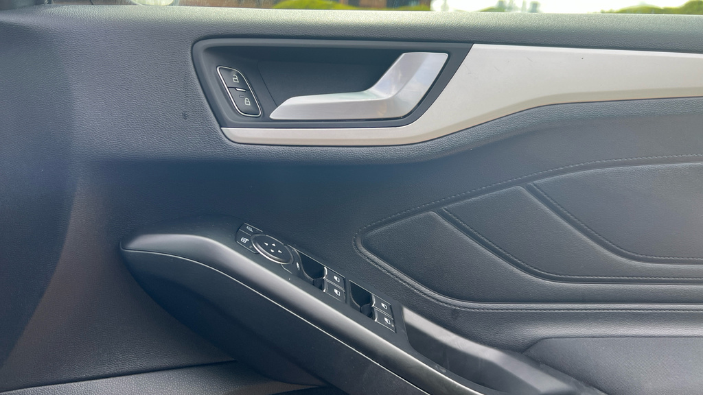 Ford Focus 1.0 Ecoboost Titanium Grey #29