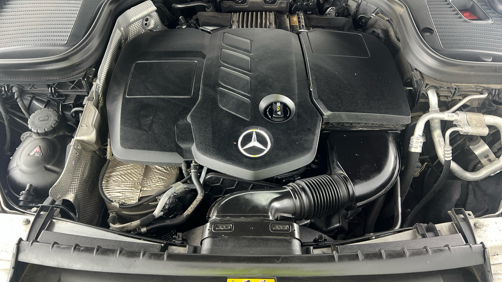 Mercedes-Benz GLC Class White #23