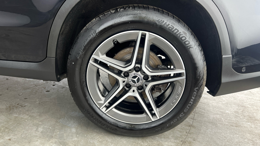 Mercedes-Benz GLC Class White #25