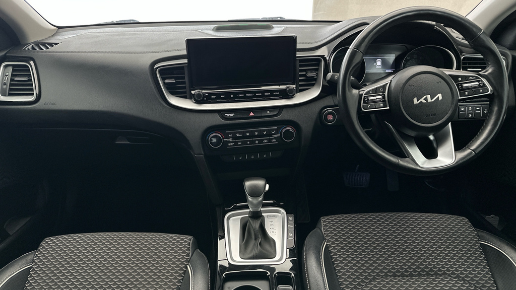 Kia Xceed 2 Silver #13