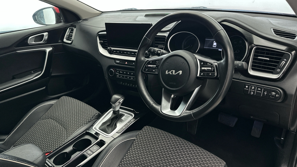 Kia Xceed 2 Silver #11