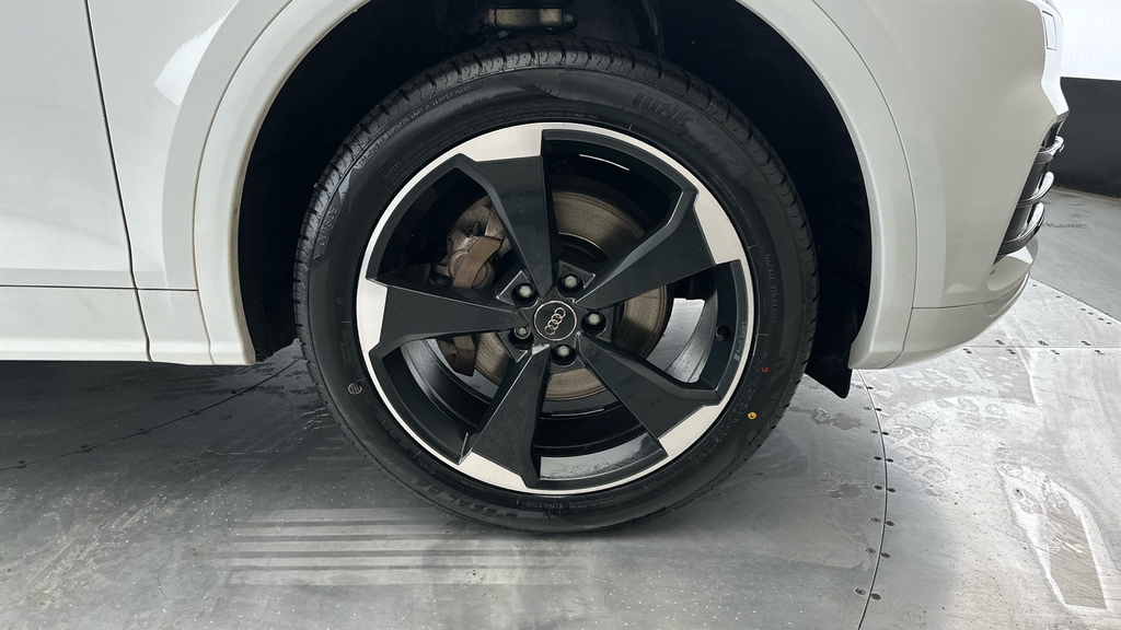 Audi Q5 Suv Black #26