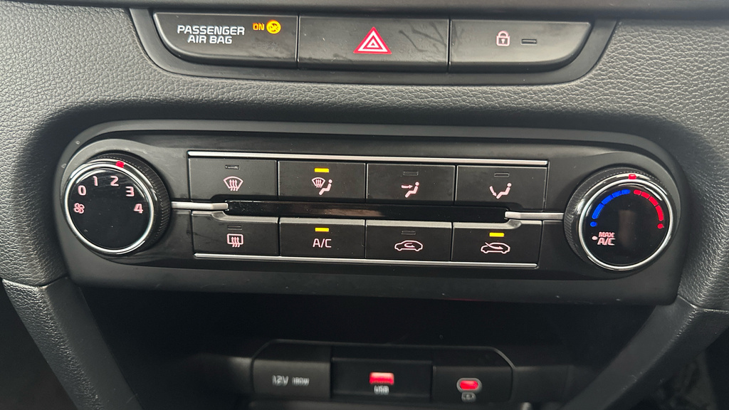 Kia Ceed Hatchback  #11