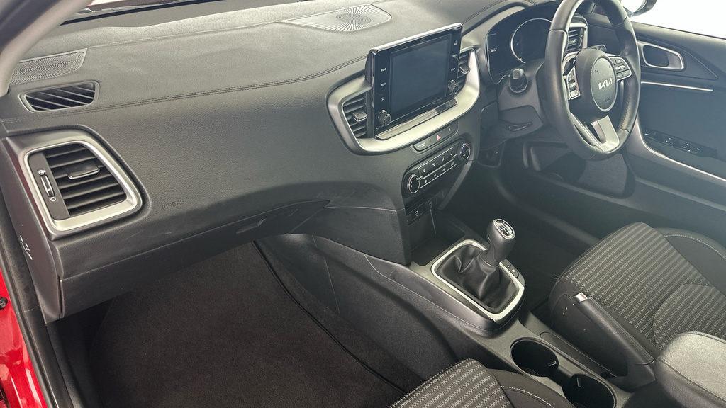 Kia Ceed Hatchback  #10