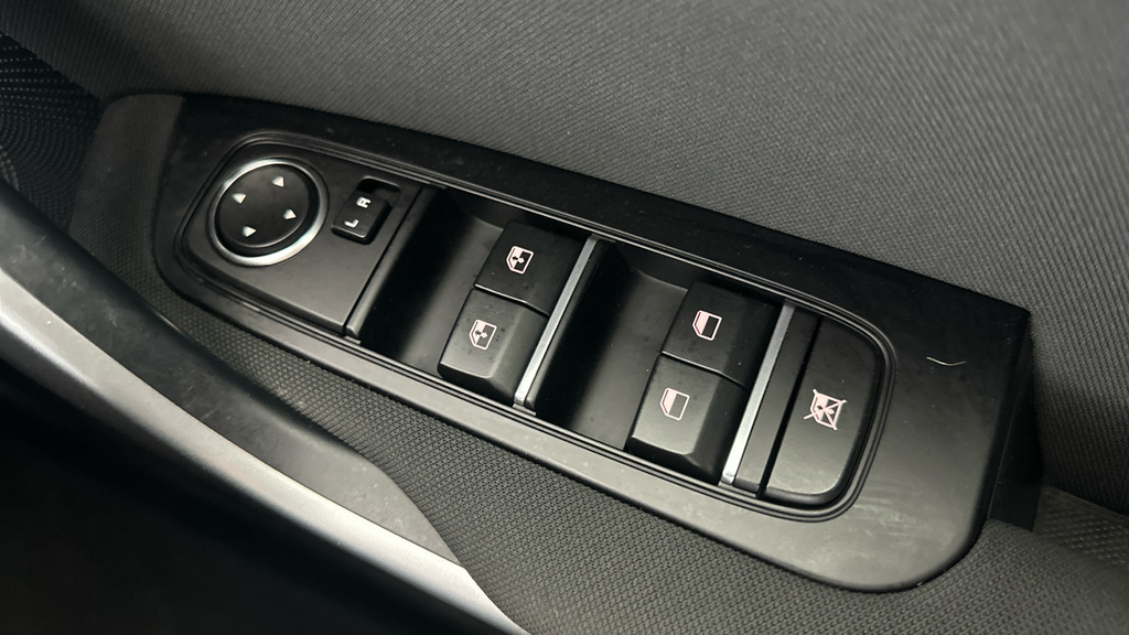 Kia Ceed Hatchback  #12