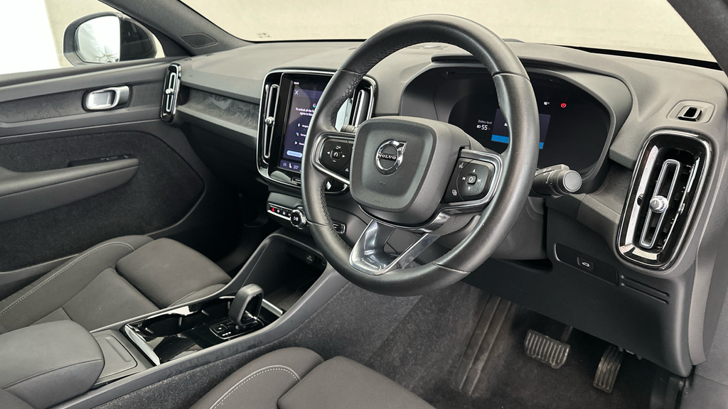 Volvo C40 Core Black #13