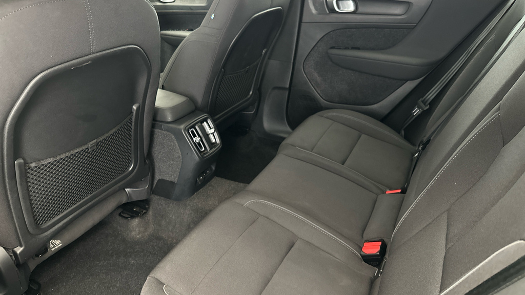 Volvo C40 Core Black #22