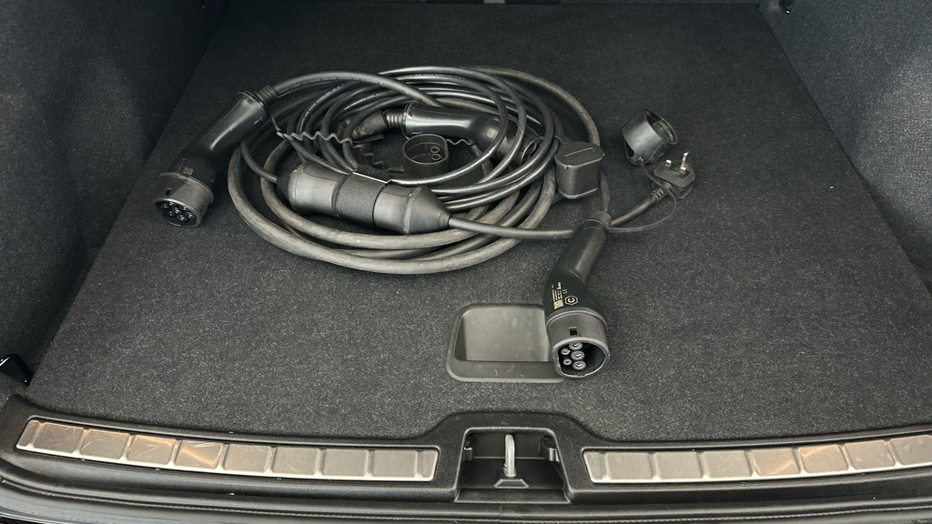 Volvo C40 Core Black #6