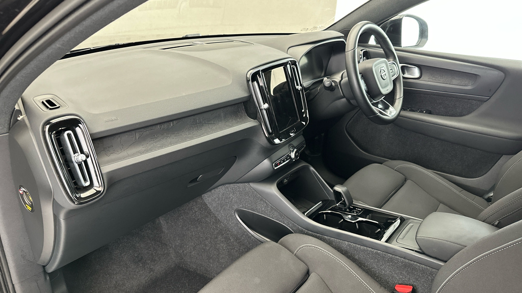 Volvo C40 Core Black #14