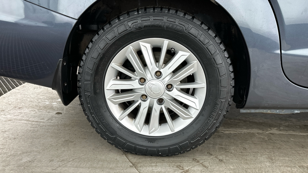 SsangYong Turismo D Ex Grey #23