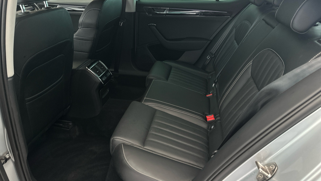 Skoda Superb Se Technology Silver #21