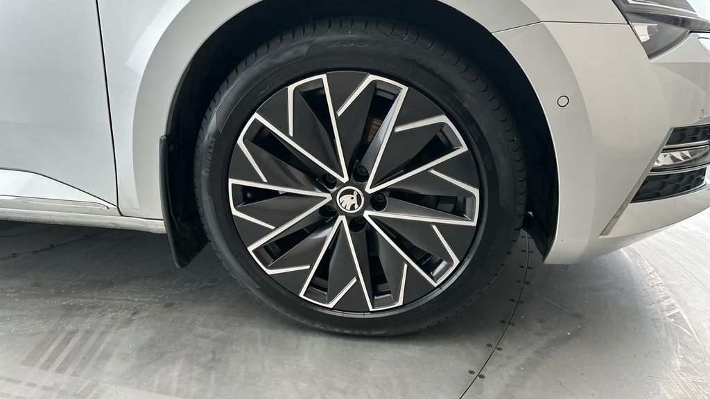 Skoda Superb Se Technology Silver #27