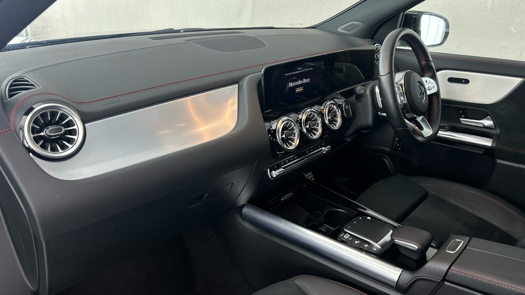 Mercedes-Benz EQA Suv Black #14