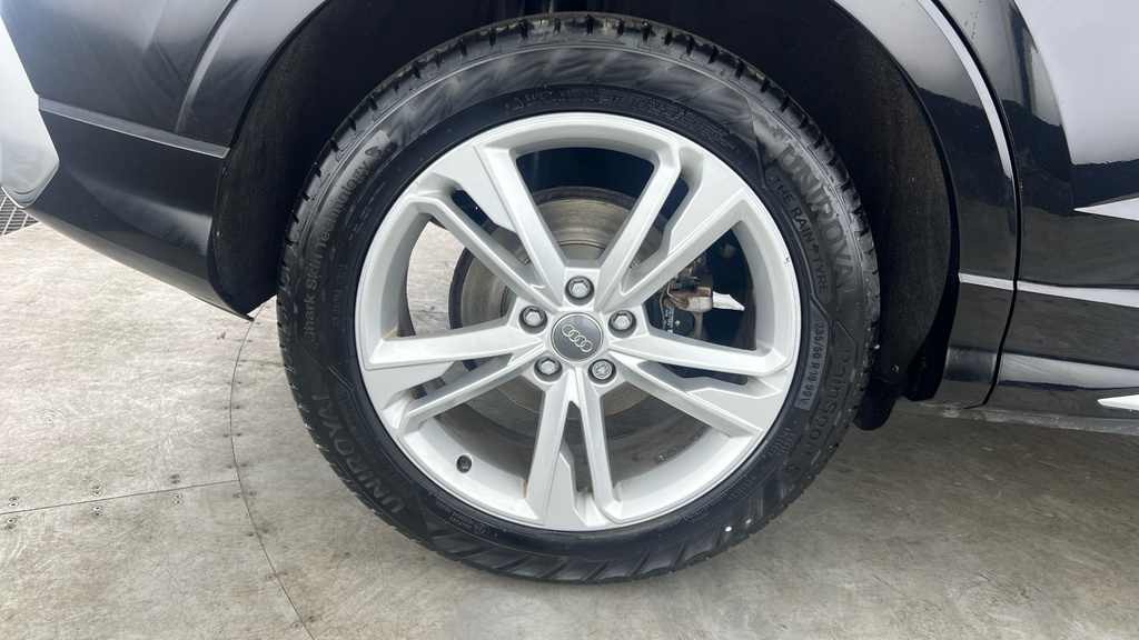 Audi Q3 Tdi S Line Black #29
