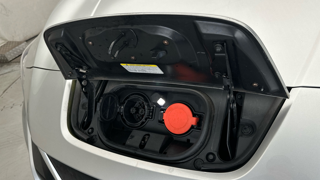 Nissan Leaf Leaf Acenta White #28