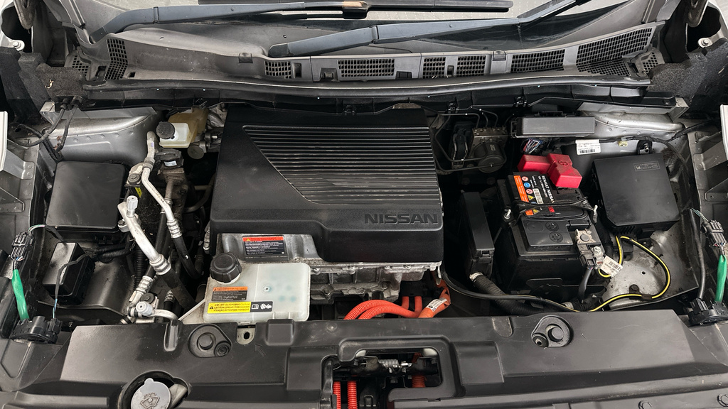 Nissan Leaf Leaf Acenta White #23
