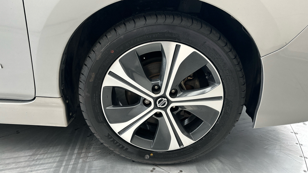 Nissan Leaf Leaf Acenta White #27