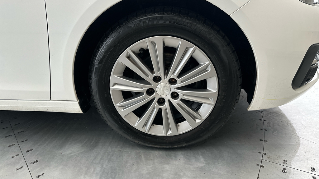 Peugeot 308 Hatchback White #27