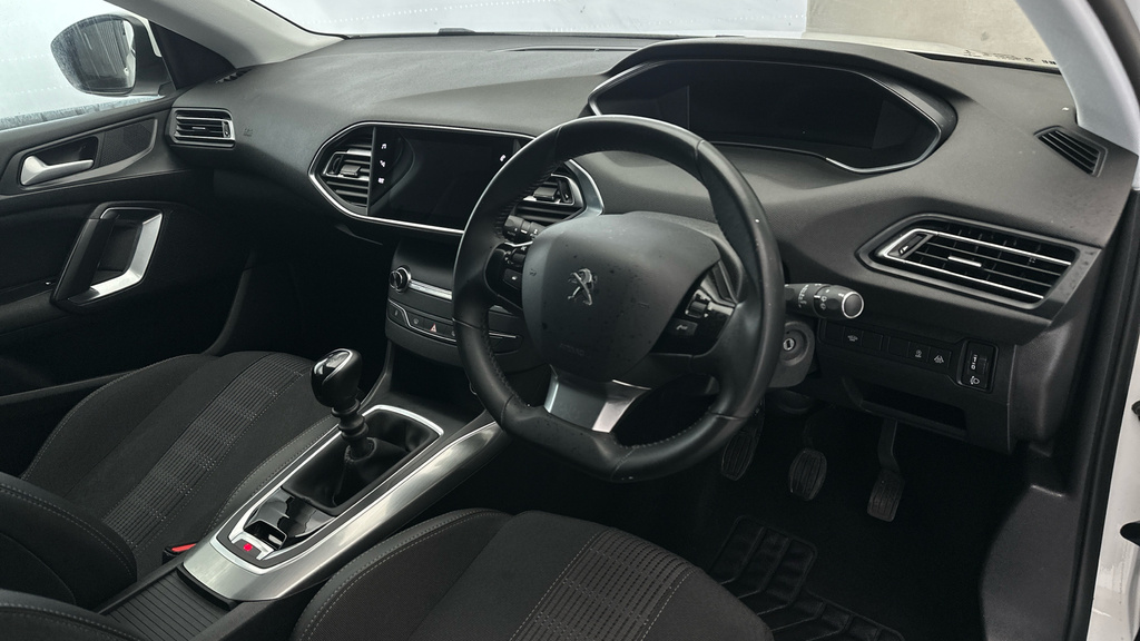 Peugeot 308 Hatchback White #11