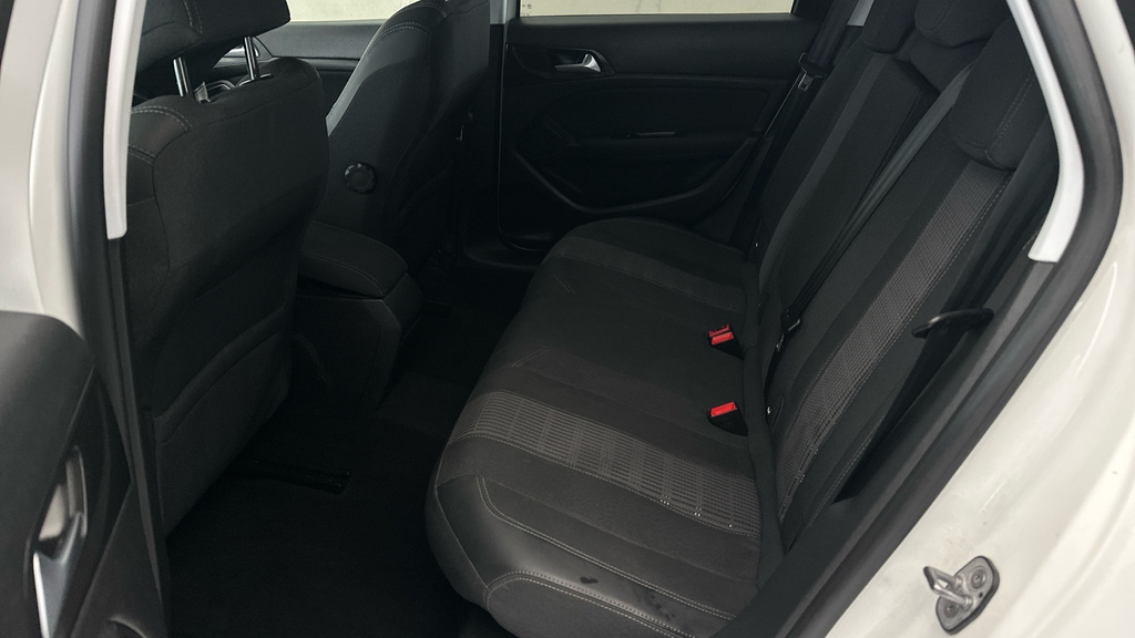 Peugeot 308 Hatchback White #21