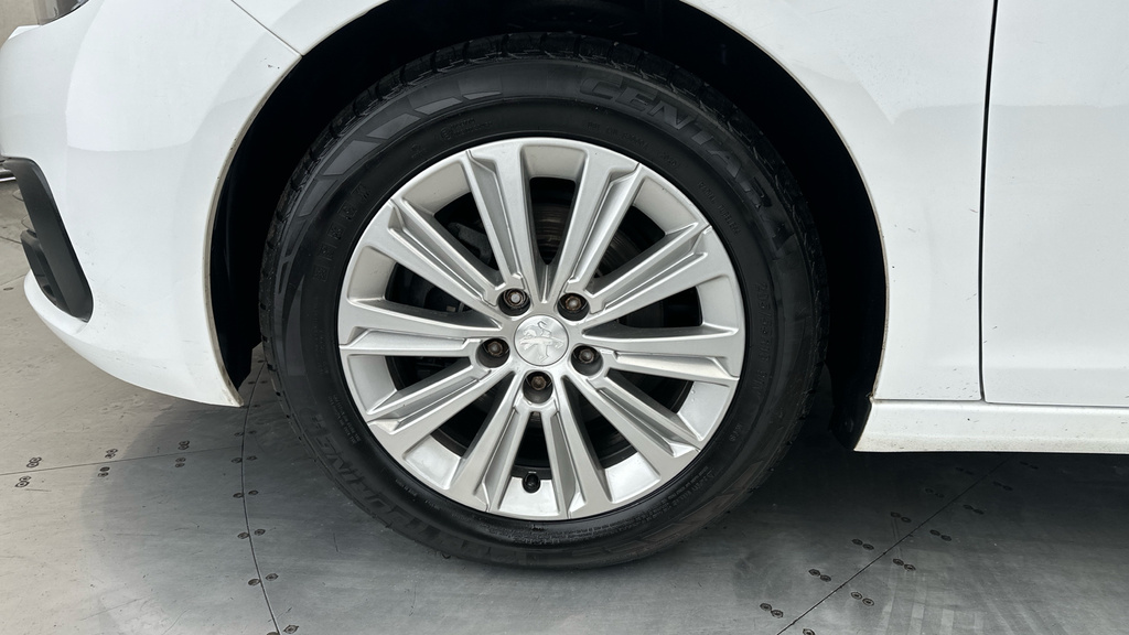 Peugeot 308 Hatchback White #24