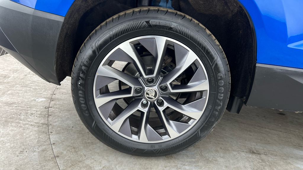Skoda Karoq Se Technology White #29