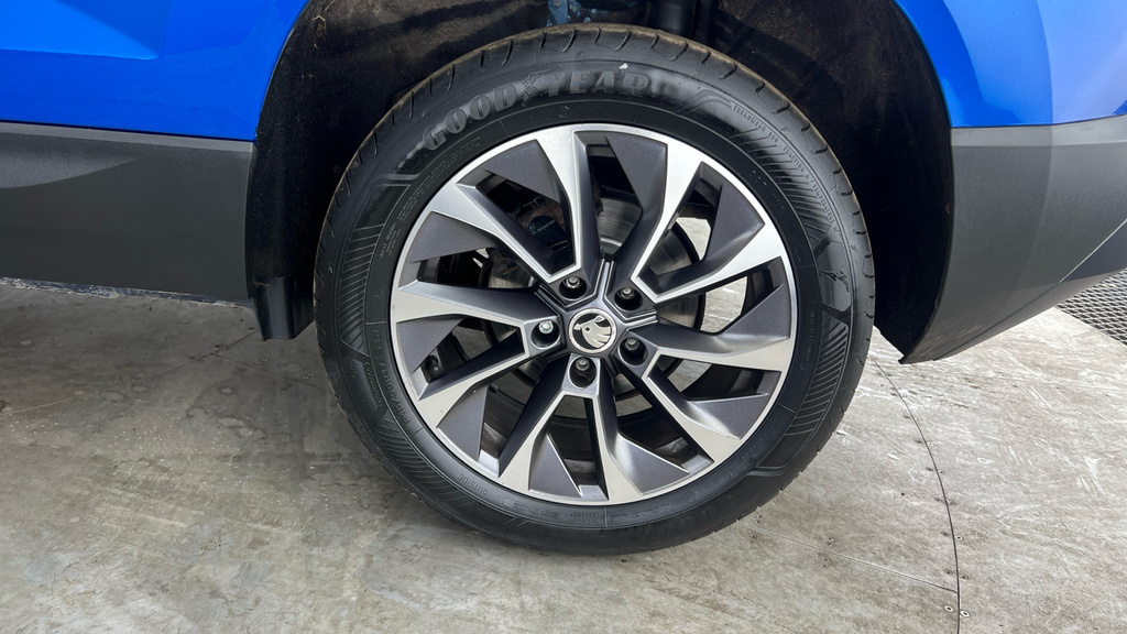 Skoda Karoq Se Technology White #28