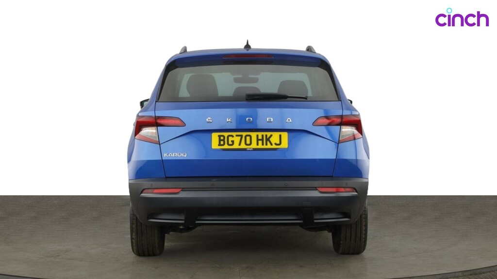 Skoda Karoq Se Technology White #4