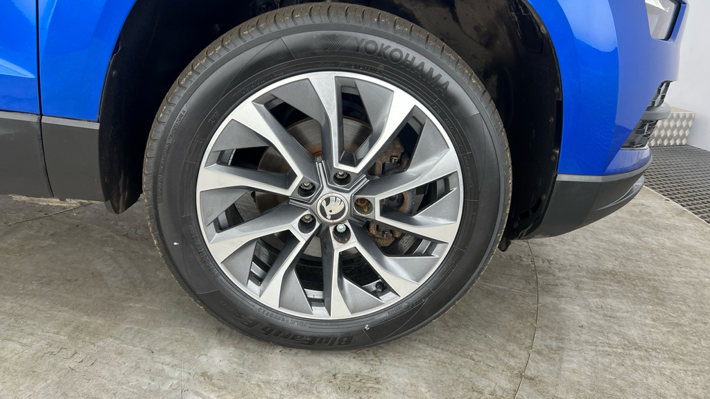 Skoda Karoq Se Technology White #30