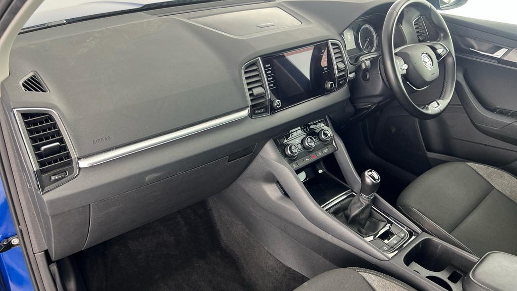 Skoda Karoq Se Technology White #11